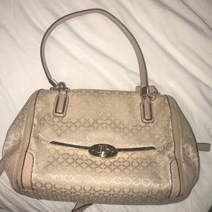 Medium-sized Coach Ouse